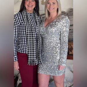 Lulu’s medium, silver sequin long sleeve dress